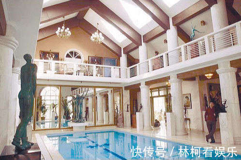 王氏|华谊王氏两兄弟,挥金如土时有多辉煌,人走茶凉后就有多落魄