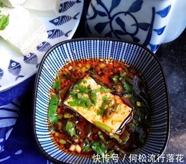 黑豆豆腐|蘸汁黑豆腐，低脂清爽，简直不要太好吃！