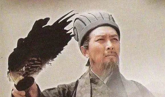 诸葛亮|诸葛亮明明没有残疾,为什么每次出征都要坐轮椅,原因让人佩服