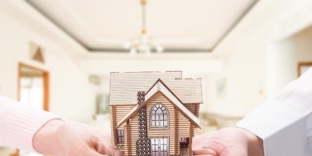 买房|父母给子女买房，怎样写名才算上了双保险？不用担心离婚后归别人