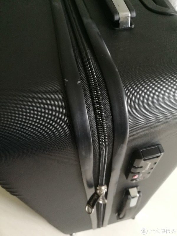 箱包|图吧的日常 篇二百七十三：300块钱的外交官DS-13008 26寸旅行箱包开箱测评