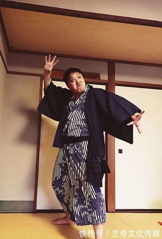 |PS搞笑恶搞:求大神换个比较美的背景