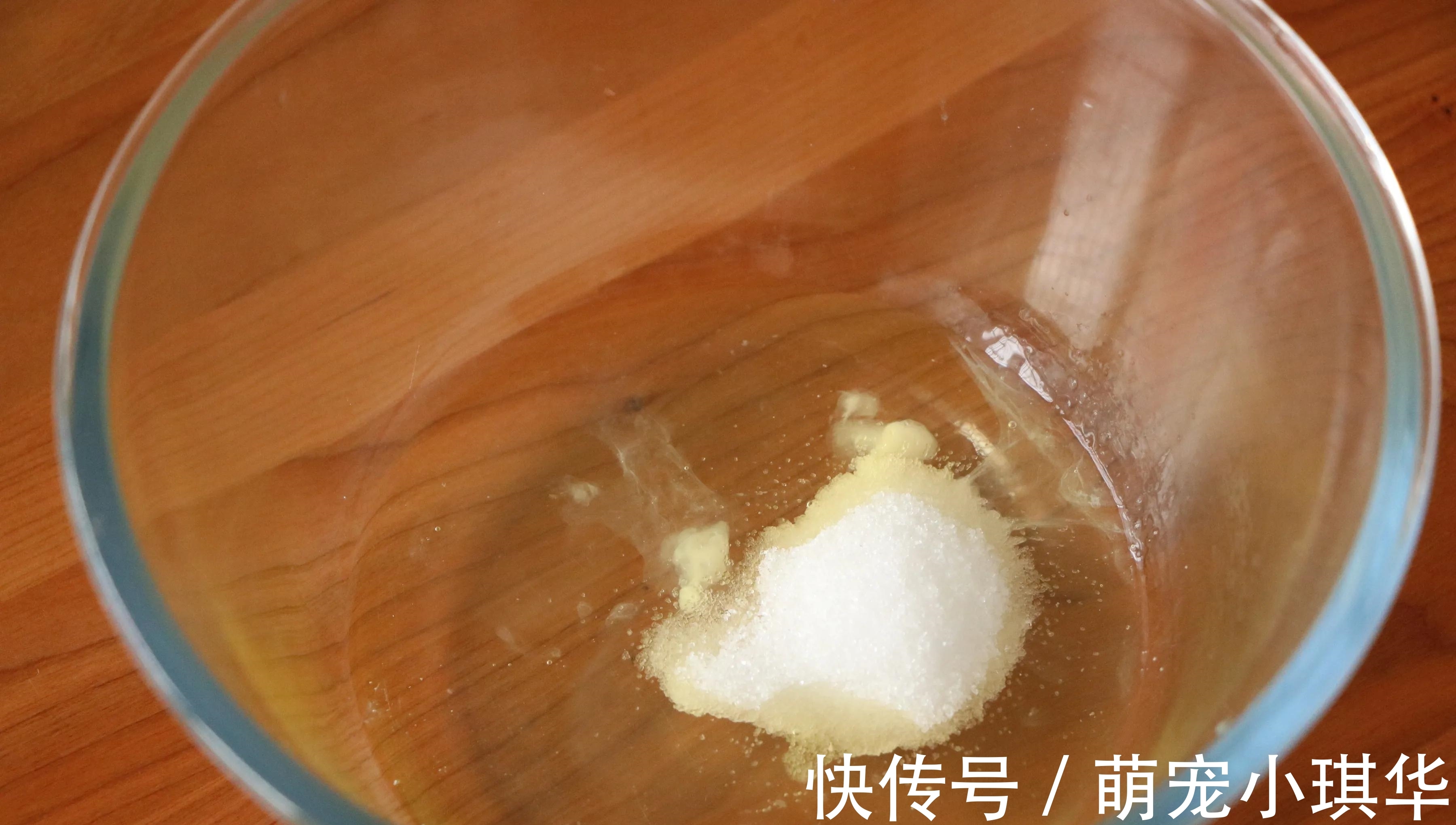 只要3个鸡蛋就能做出美味的早餐，不要面粉不要油，入口即化！