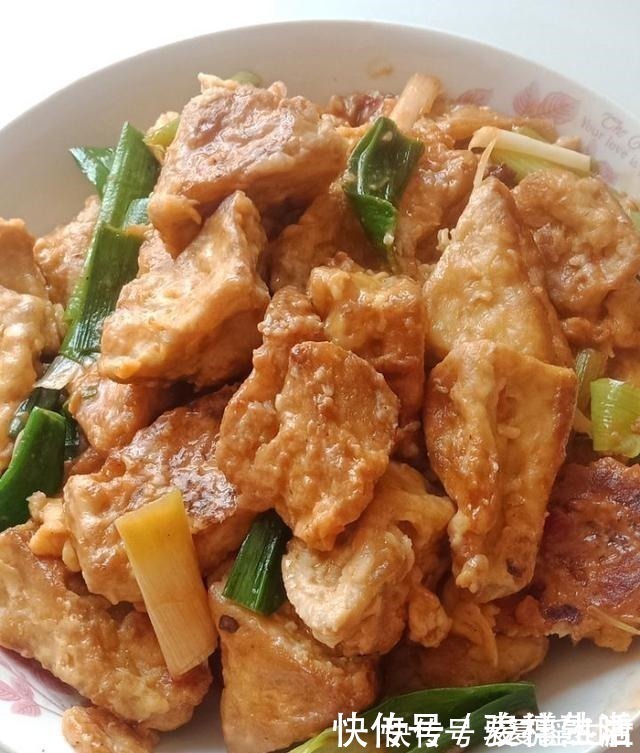 补充蛋白质|豆腐不要直接炒着吃,加上它,天天吃都不腻,比肉还香