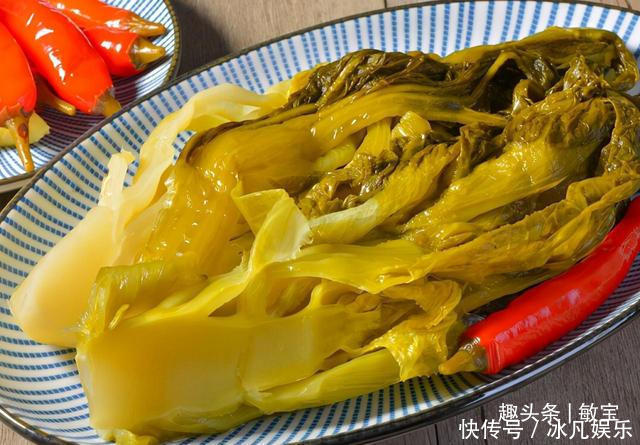 腌制酸菜得牢记“3要点”!酸菜耐放不发霉,酸爽脆嫩味道赞