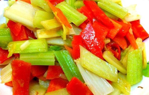 胡萝卜|7月三伏天不会低于40度高温，孩子多吃燃脂菜，露肉大长腿变女神