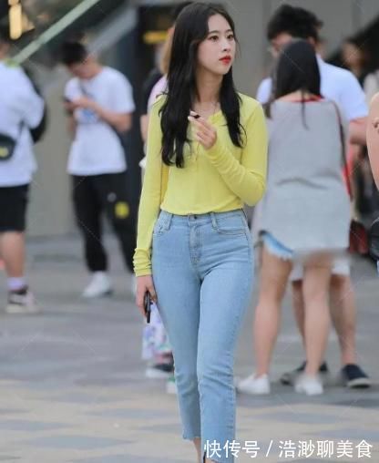 裤型|牛仔裤穿出大气场，气质小姐姐简约时尚，网友：清新十足！