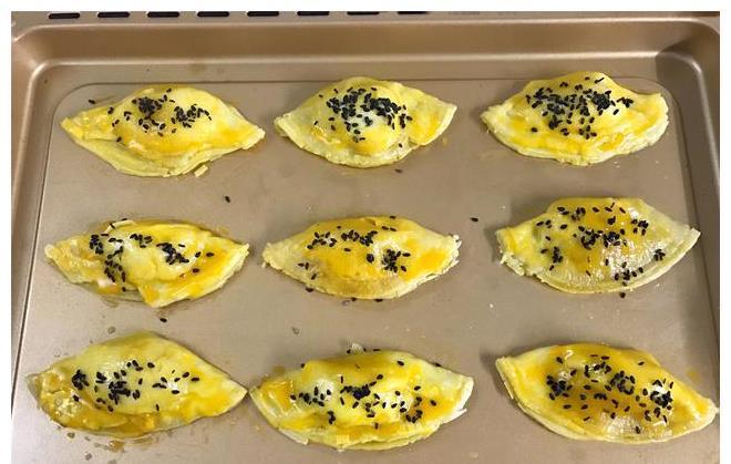 果肉|不用揉面，不用擀皮，简单3步，教你做网红甜点，咬一口酥掉渣