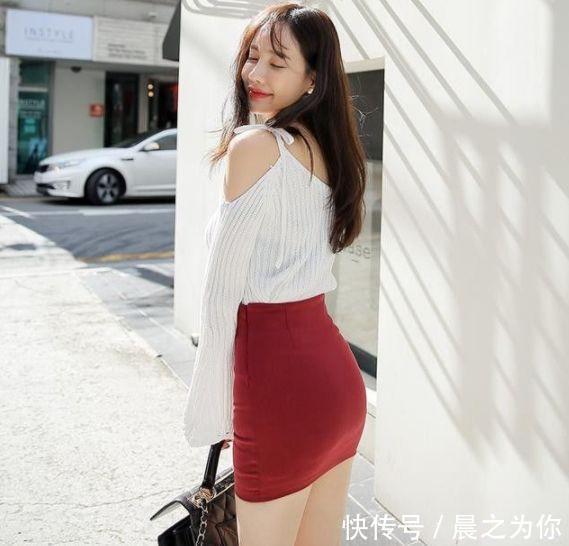 身材 -身材纤细的紧身裙美女,秀出雅致的美感,很招人喜欢!