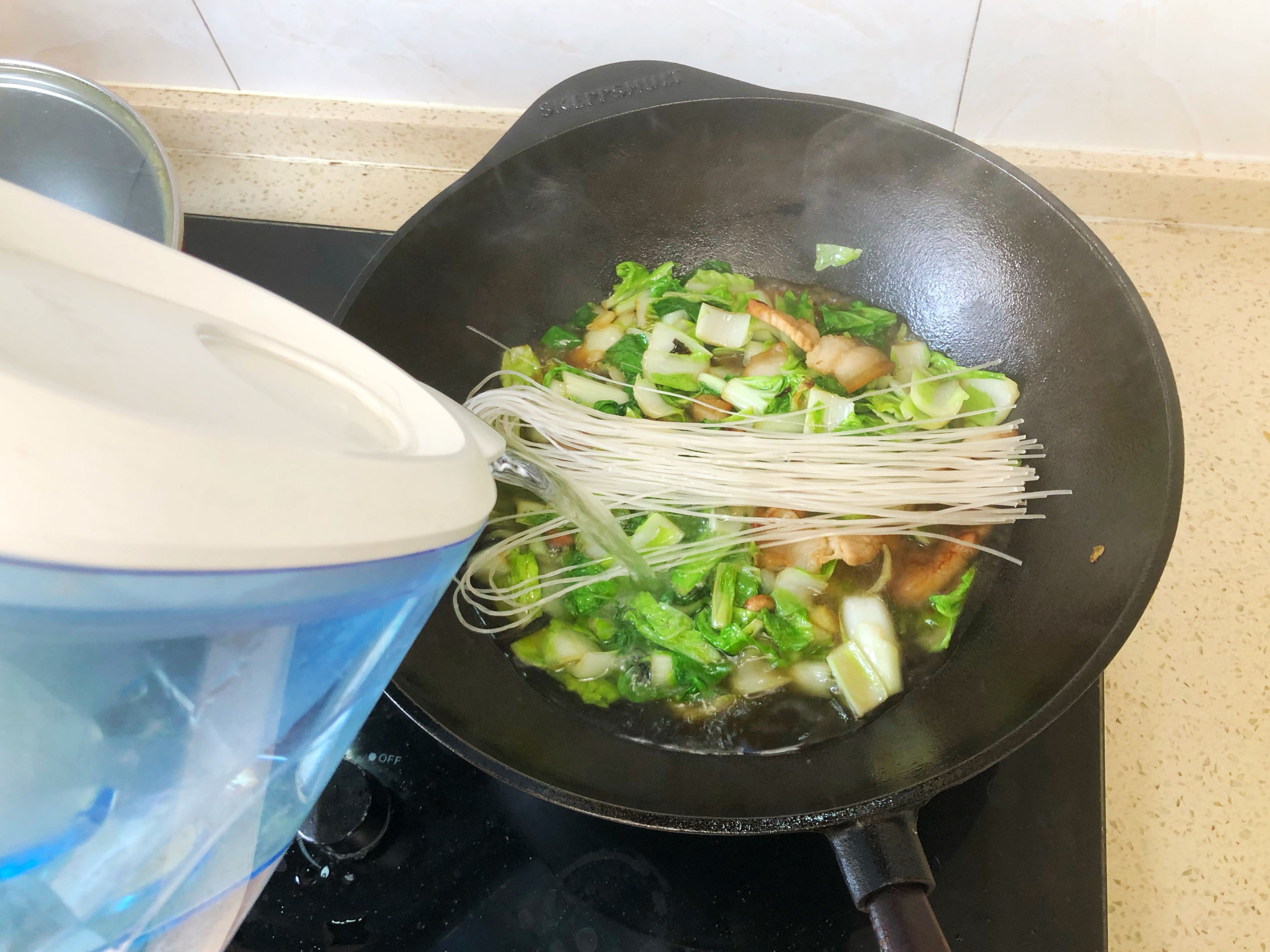 我妈|大白菜最经典的吃法，20分钟炖1锅，1人1碗，吃着太过瘾了！