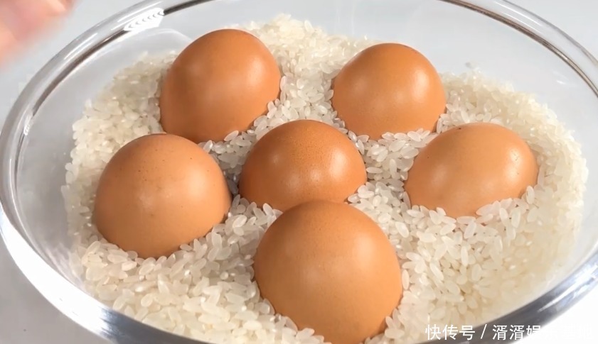 保存鸡蛋我家从不放冰箱,教你妙招,存放更久,不怕鸡蛋涨价了