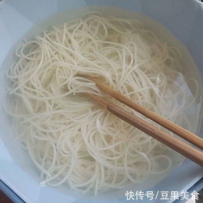 有了韩式辣椒酱拌面，老公每天多吃一碗饭