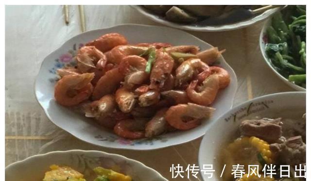 虾子|带孩子从娘家回来,婆婆精心准备一桌菜,上桌后和孩子亲的不得了