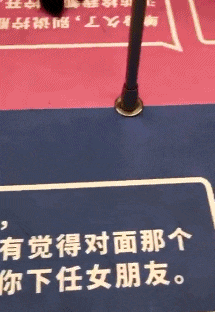 |搞笑GIF:太坑爹了,就这技术还出来赛车...