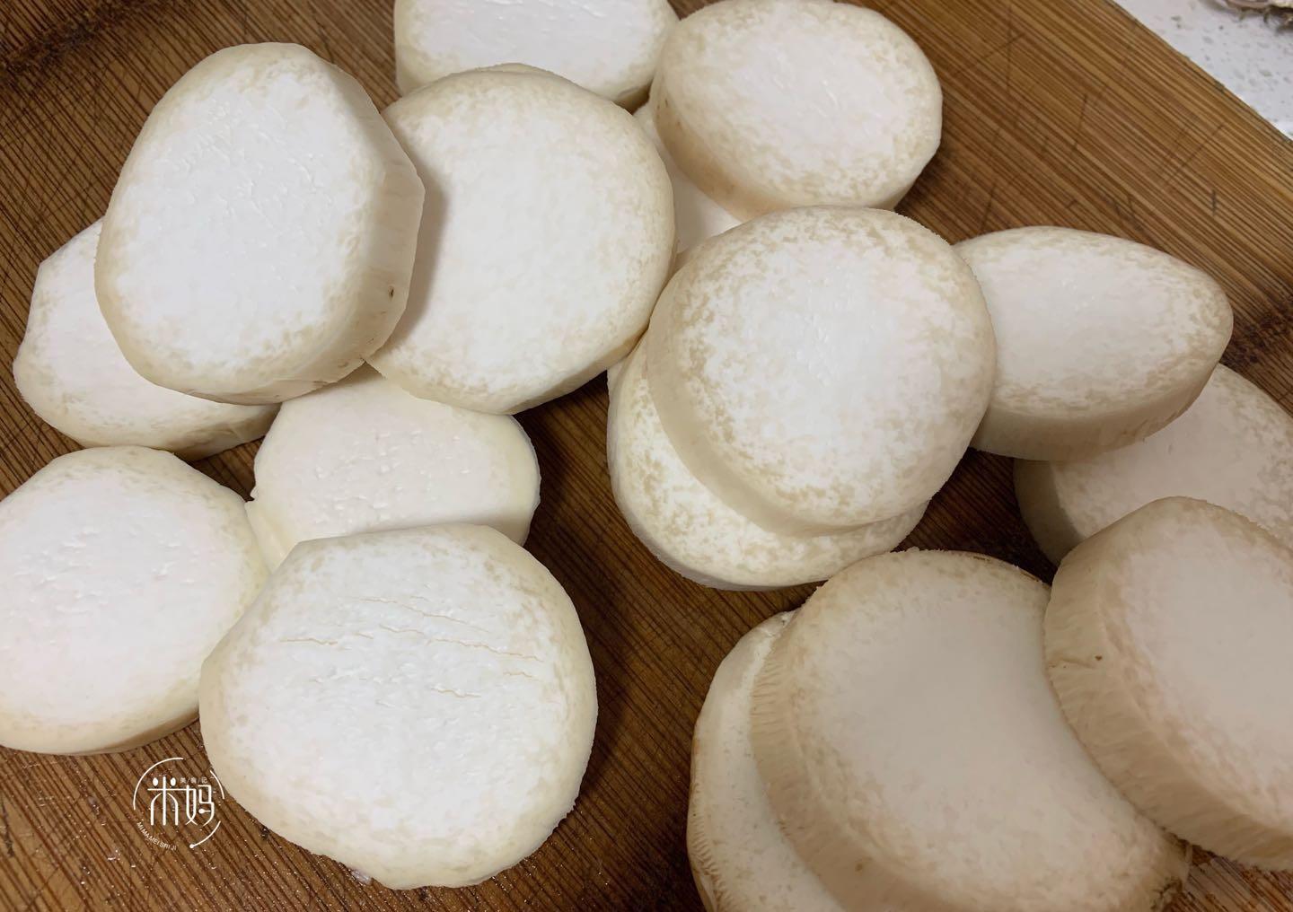 好吃|女儿点名要吃此菜,热量低营养高,比凉拌过瘾,比红烧肉还好吃