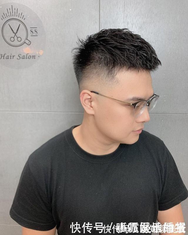 有型|男生头发长了别留“锅盖头”,试试这3款潮流发型,剪完帅气有型