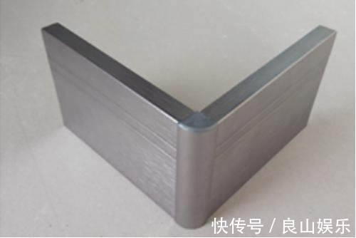 木条|踢脚线已经慢慢被淘汰了,聪明人都是装这种,好看又省钱