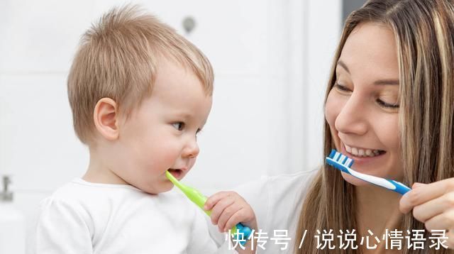 宝宝|宝宝多大开始刷牙适合乳牙萌出前,该如何给宝宝清洁口腔