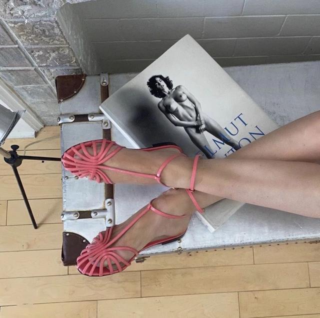 参考价格 翻了身的“土味凉鞋”,这次成了时髦精心中的C位