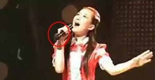 小春哥|假唱翻车的8个歌手，一个比一个离谱，有人拿反麦克风唱完整首歌