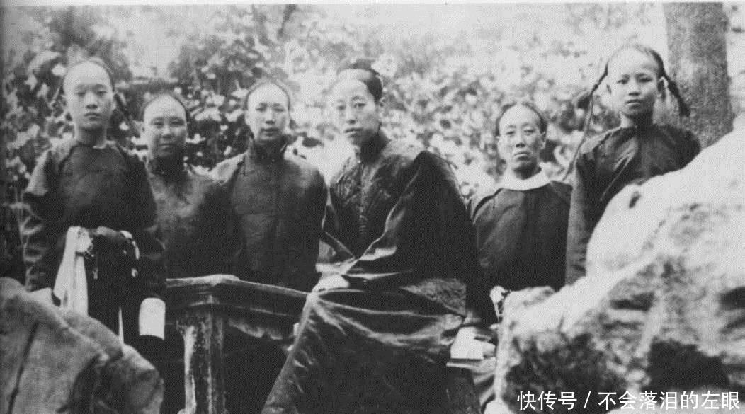 投进去|“珍妃井”小得头都伸不进,珍妃是如何被投进去的看了就知道了