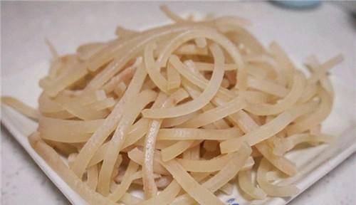 胶原蛋白|秋冬进补常食它，一整碗胶原蛋白，皮肤紧致有弹性，90%人不懂
