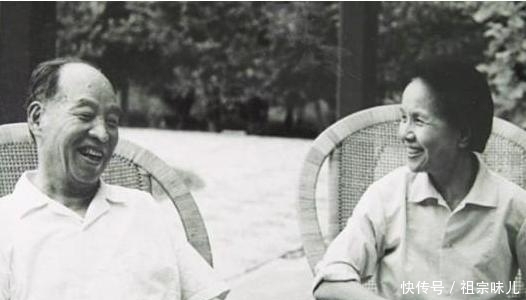 负责|1955年授衔仪式，他负责宣读十大元帅的名单，自己却没有军衔