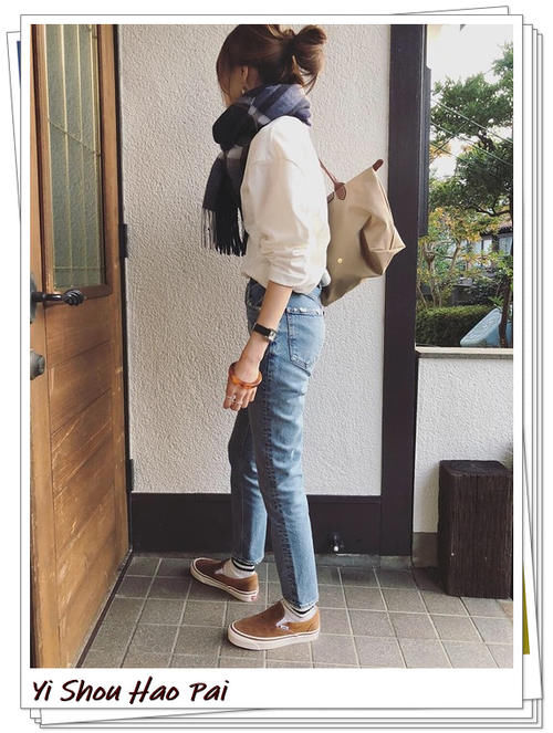  时尚|经典不过时的“饺子包”，今年冬天可以这样搭配！更显时尚气息