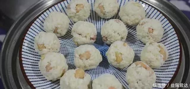 莲藕新吃法,不炒不炖不凉拌,简单一做,饭店都吃不到,真解馋