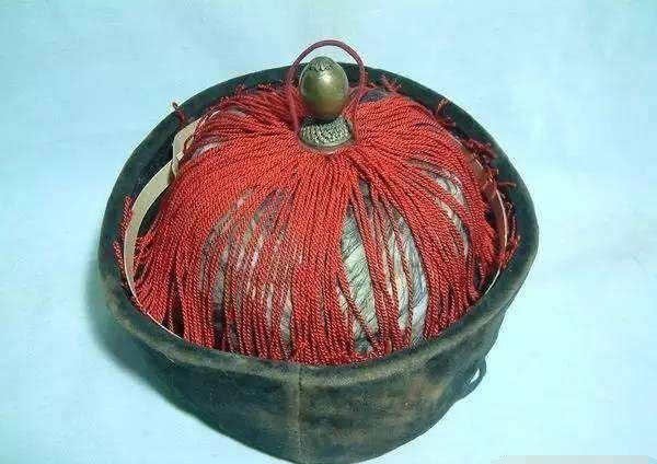 品官员的顶|清代官员帽子那颗不起眼的“珠子”,你知道多少钱吗?一般人根本买不起!