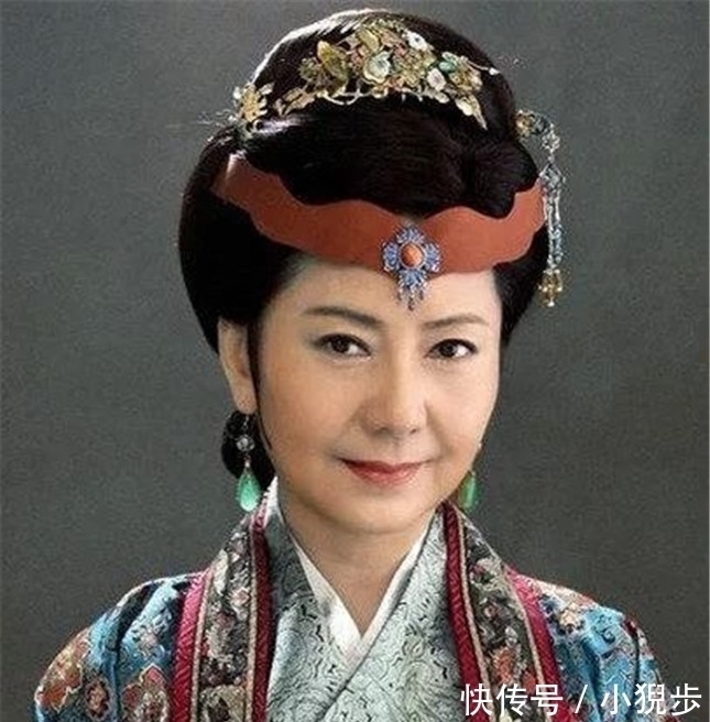 王夫人$红楼梦:难怪晴雯会被王夫人挫骨扬灰,看她生前泄露了什么秘密?