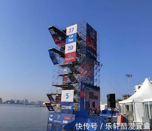 阿布扎比|全红婵备战全新赛事!与国家游泳队打卡赛场,背小水壶比耶太可爱