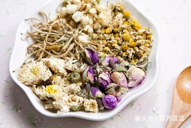 老少皆宜|湿气重还在傻傻的拔罐,每天泡点“它”喝,湿气排毒一身轻松