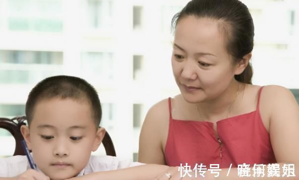 李静|孩子睡觉总是磨牙,是缺钙还是有蛔虫,家长要及时找到原因