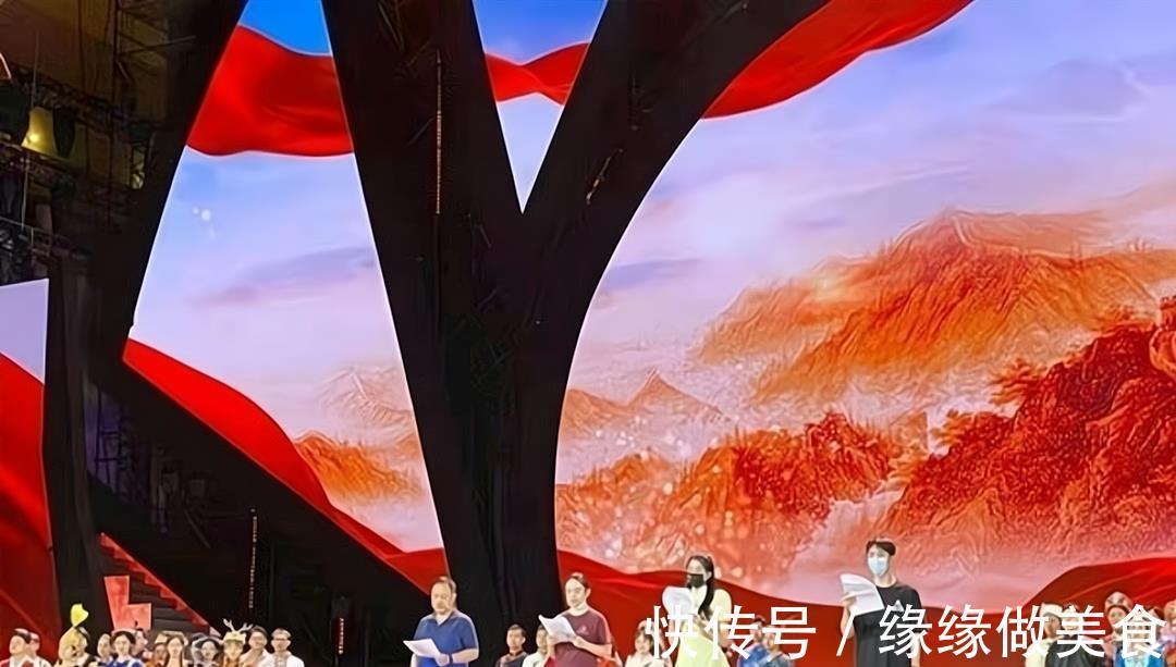 央视|王一博关晓彤再次合作,央视彩排路透,关于舞台网上有三种猜测