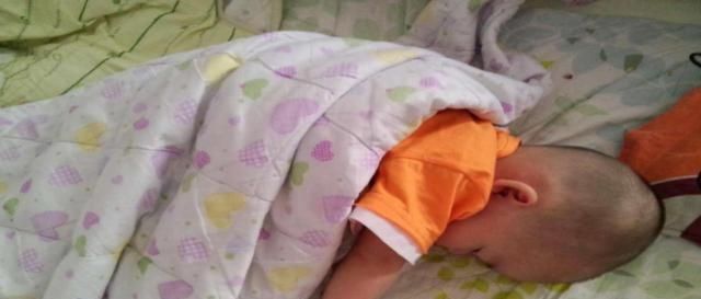 妈妈|妈妈下楼取快递，再回到家孩子已经“窒息离世”，一切都来不及了