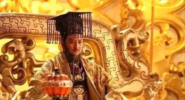 玩耍|侄子爬龙椅上玩耍,皇帝问:龙椅舒服吗?他回4字得到了皇位!