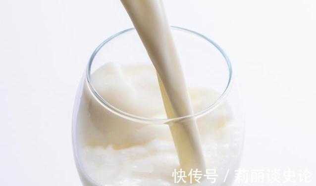 焦虑抑郁症|喝绿茶能缓解失眠?医生:常做2事,或可养心安神,改善睡眠质量