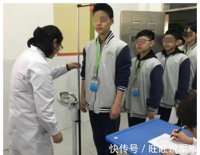 维生素12岁男娃个头直冲一米7,立春常吃“2黄1红”,助娃再窜一窜