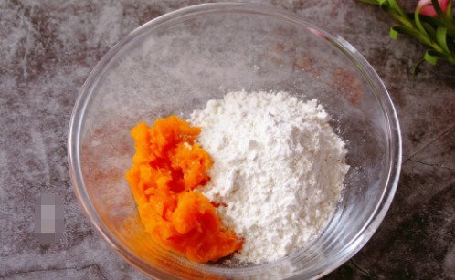 营养|馒头这样做很营养,连面点师傅都称赞,暄软又香甜,比蛋糕还好吃