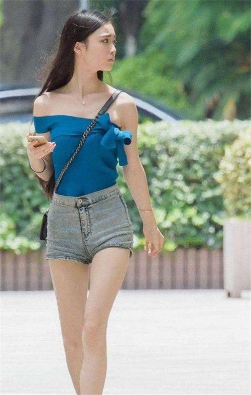 腿部|路人街拍,性感可爱的小姐姐,包裹中更显修长的腿部