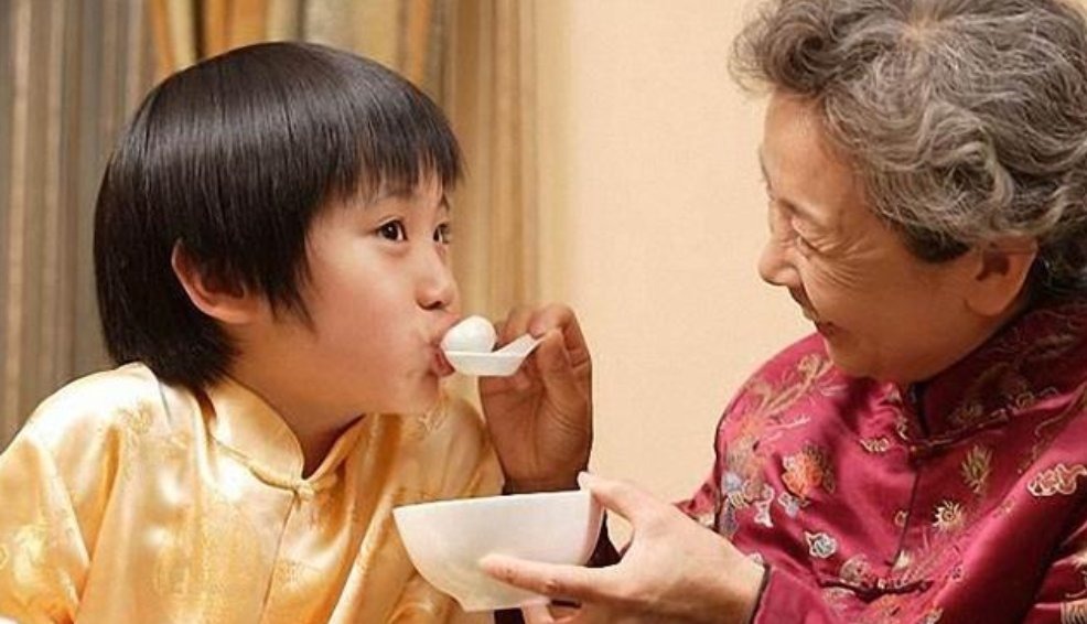 义务|“凭什么姥姥带我,老了享福的却是奶奶”,爸爸的回答令人深思