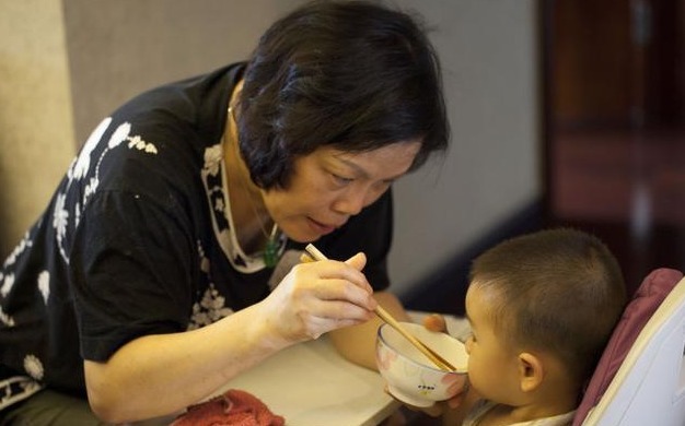 果果|7岁男娃长期积食,3年未长个!提醒家长:3种食物少给孩子喂
