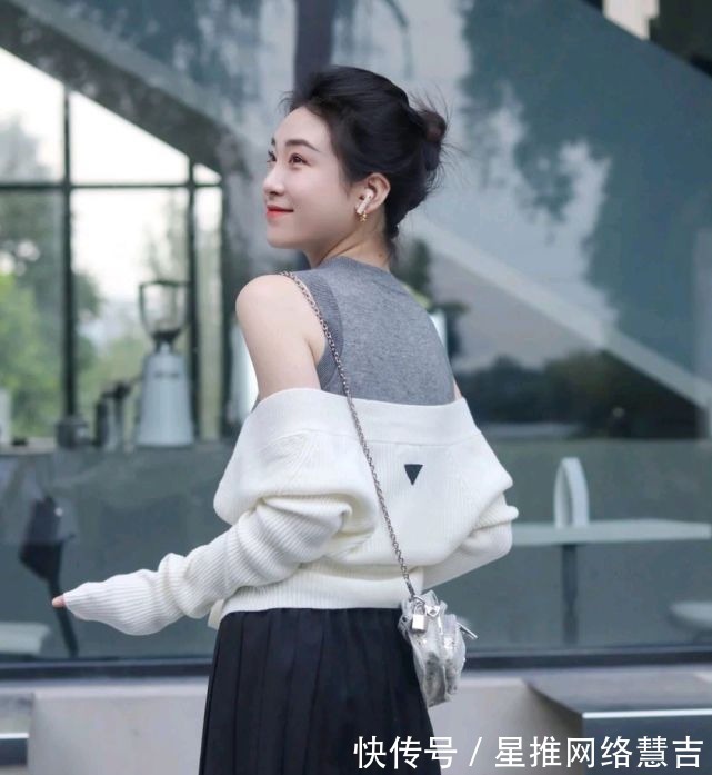 视觉效果|想要穿出高级感,就要学会给穿搭做减法,简约的穿搭就很有魅力