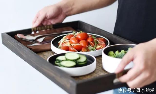 爱吃肉的人和爱吃素的人,谁更易长寿?50岁后的人,建议多看看