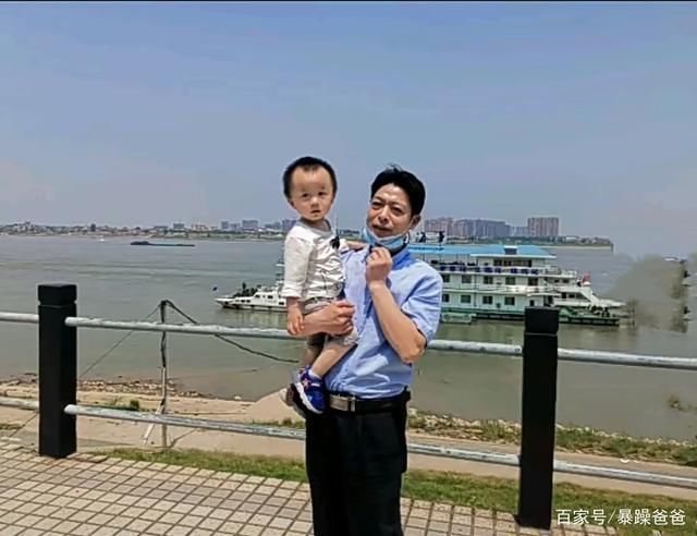 李圣|姚策生母提前一周入院,郭威生下来一天,那边就产下姚策!