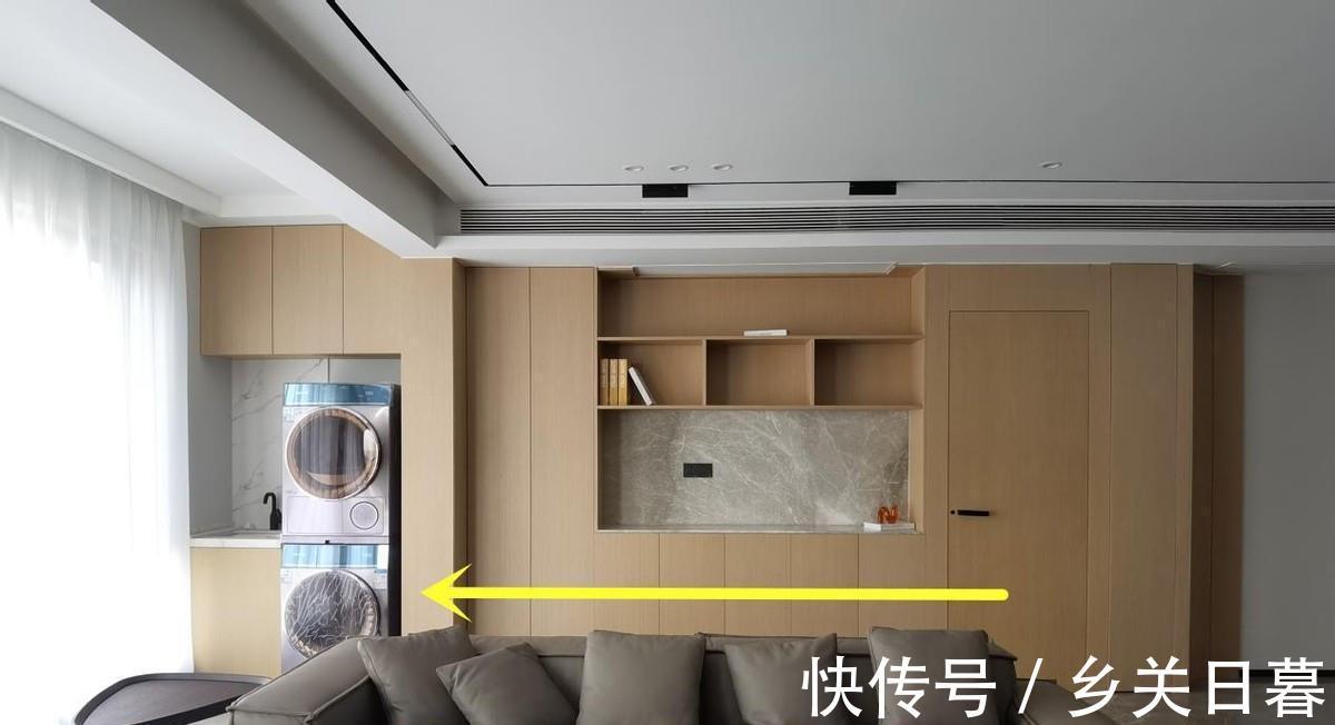美滋滋|横厅装修找到模板了！沙发往前挪1米2，多排储物柜用美滋滋