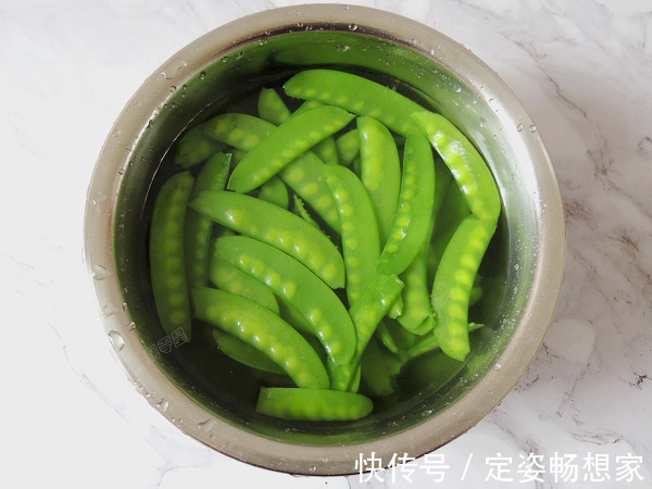 荷兰豆|这三样食材一起炒,脂肪最怕见到它,晚餐这么吃,衣服改穿小一码