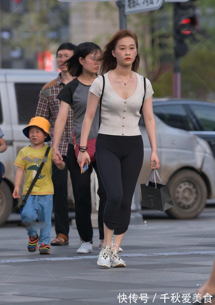穿搭 日常休闲穿搭,美丽有气质,简单又大方