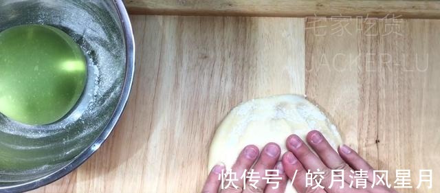 网红牛奶乳酪包，松软甜蜜，口感香醇，制作简单，超级好吃！